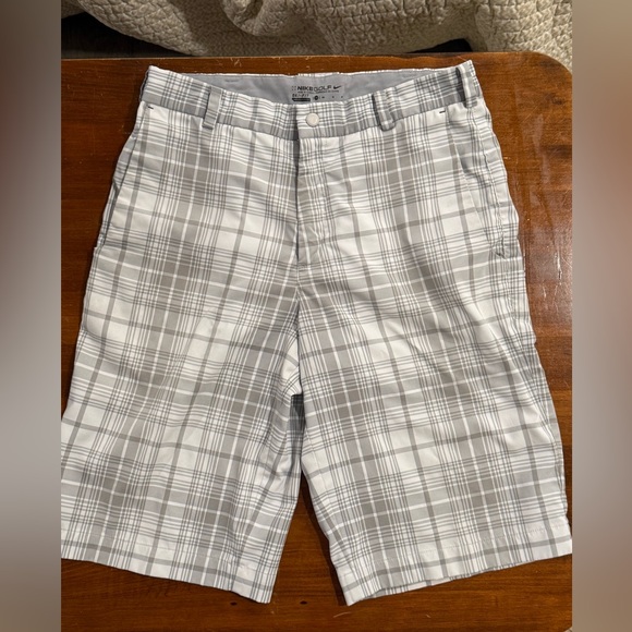 Nike golf shorts - Picture 1 of 5
